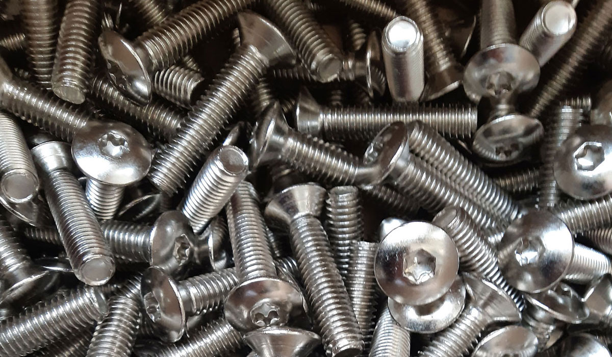 Schrauben und Zubehör